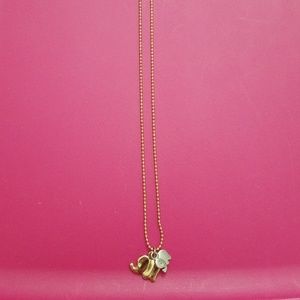Cute elephant necklace!